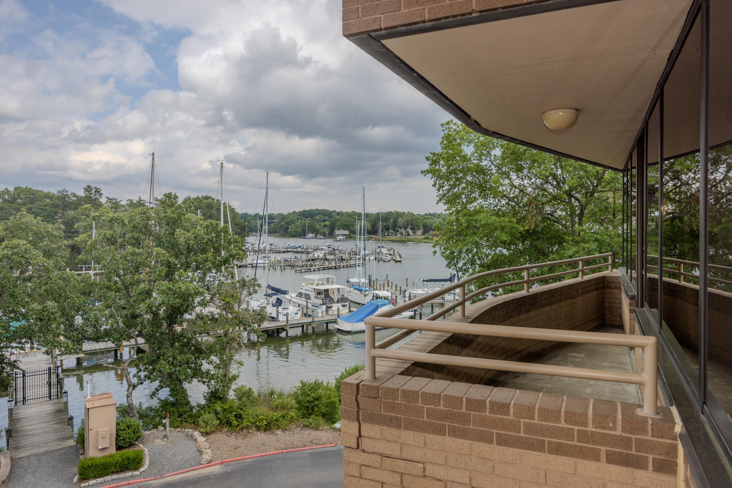 Solomons Inn Resort + Marina エクステリア 写真